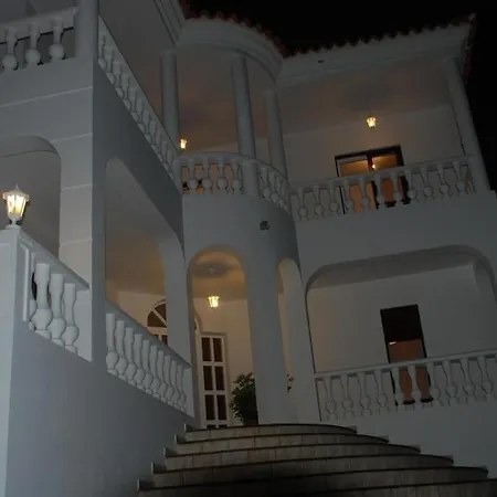 Colonial Hébergement de vacances *