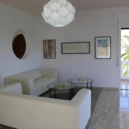 بيت للعطل Colonial
